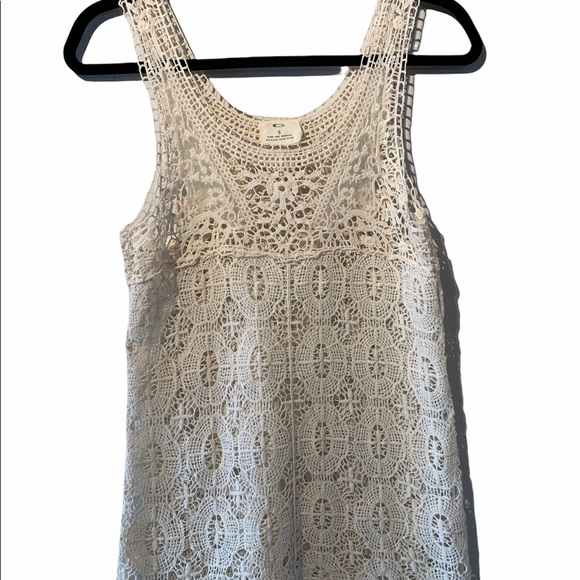 Pins and Needles Bohemian Embroidered ivory tank - Picture 2 of 11